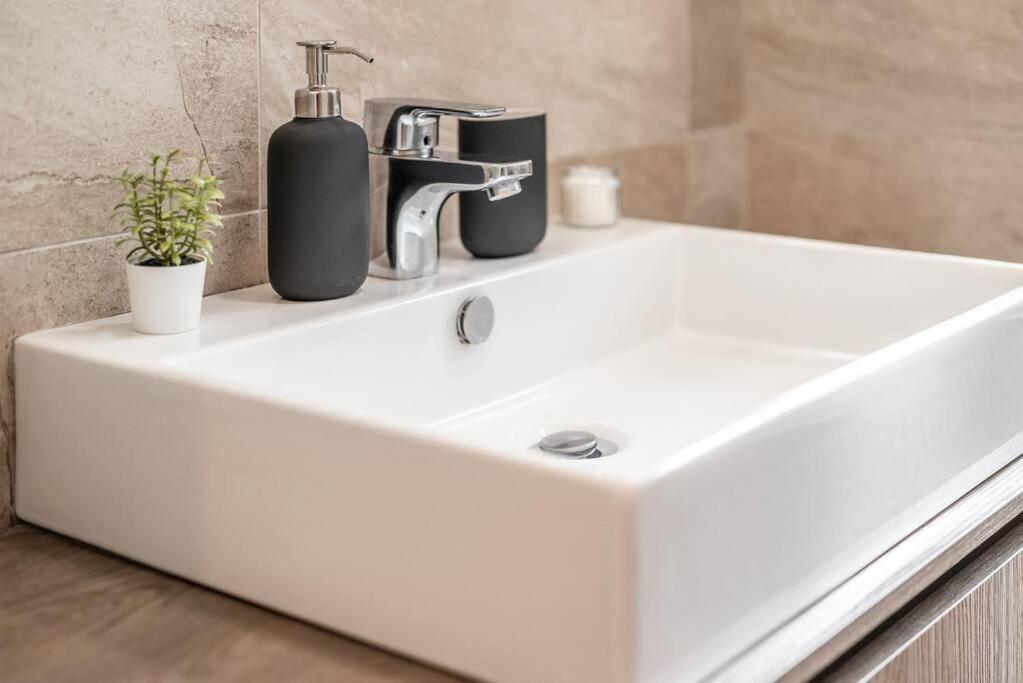 Carrobbio'S Nest - Elegant With Wifi And Netflix Lejlighed Milano Eksteriør billede